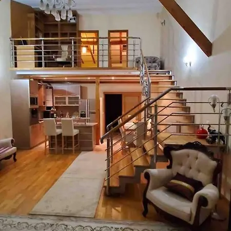 Holiday home Spacious Modern House In With Parking.